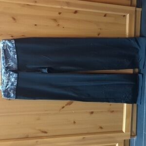 Lululemon Yoga Pants Wide Leg  Size 6 with Manifesto writing on waist